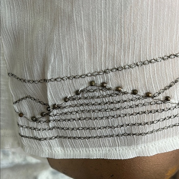 Embroidered White Top - Picture 4 of 7